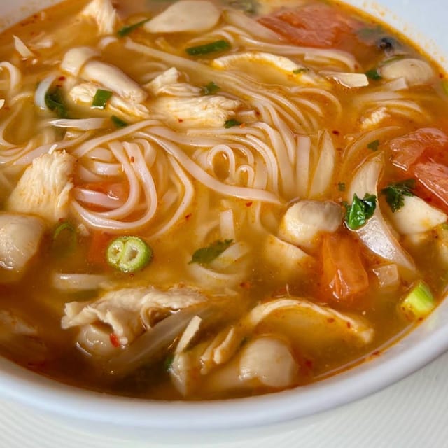 Tom Yum Noodle.